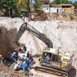 Com andamento da obra e volume de chuvas registrado no último mês, a Defesa Civil Estadual orientou a prefeitura a interditar mais duas casas por questões de segurança . Foto: Ascom/Defesa Civil