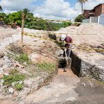 Com andamento da obra e volume de chuvas registrado no último mês, a Defesa Civil Estadual orientou a prefeitura a interditar mais duas casas por questões de segurança . Foto: Ascom/Defesa Civil