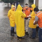 Técnicos da Defesa Civil Estadual também avaliaram in loco a situação da barragem Jacarecica II, que fica entre os municípios de Riachuelo e Malhador. Foto: Ascom Sedurbs/Defesa Civil