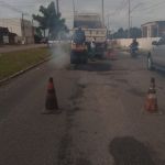 Reparos foram executados nas ruas da sede municipal, no acesso pela BR 101 e continuam na Rodovia João bebe água
