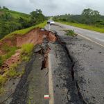 Sinalização é utilizada para evitar acidentes no local e equipe começará recuperação. Foto: DER