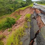 Sinalização é utilizada para evitar acidentes no local e equipe começará recuperação. Foto: DER