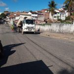 Reparos foram executados nas ruas da sede municipal, no acesso pela BR 101 e continuam na Rodovia João bebe água.