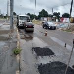 Reparos foram executados nas ruas da sede municipal, no acesso pela BR 101 e continuam na Rodovia João bebe água.