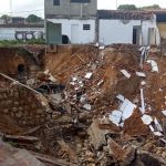 Cratera de 2.346 m² danificou 26 casas e sistema de rede de drenagem. Foto: Depec.