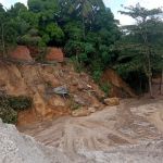 Cratera de 2.346 m² danificou 26 casas e sistema de rede de drenagem. Foto: Depec.