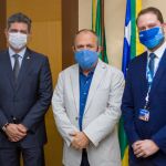 Governo do Estado e Caixa assinaram contrato que possibilitará recuperação de cerca de 300 quilômetros de rodovias sergipanas. Foto: Mario Souza.