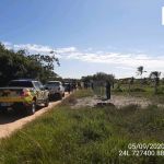 Duas pessoas foram autuadas por crime ambiental e maquinário e materiais de construção foram apreendidos. Foto: Adema.