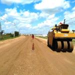 Pró-Rodovias: 92 operários e 31 máquinas trabalham na restauração da rodovia entre Tobias Barreto e Riachão do Dantas / Foto: Carlos Gines