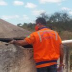 Atividades executadas pela Defesa Civil objetivam minimizar danos causados pela estiagem a aproximadamente 45 mil pessoas afetadas em 10 municípios.
Foto: Arquivo Defesa Civil.