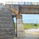 Veículos de pequeno porte com velocidade máxima de 30km/h estão liberados para trafegarem pela ponte. Foto: Marcos Rodrigues/ASN.