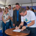 Ordem de Serviço foI assinada durante primeira edição do 'Sergipe é aqui', realizada nesta segunda-feira, 27, na cidade de Boquim, Sul sergipano. Fotos: Marcos Rodrigues/SECOM-GOV