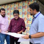 Diretor-presidente da Cehop, acompanhado por equipes técnicas do órgão e representantes da empresa responsável pela execução da obra, alinharam questões para dar agilidade aos serviços / Foto: Erick O'Hara