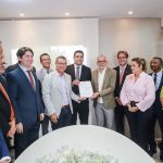 Governador foi à Assembleia Legislativa entregar projeto que viabiliza a construção da nova ponte da Coroa do Meio / Foto: Arthur Soares