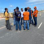 Sedurbi e Defesa Civil estadual avaliam instabilidade em rede de drenagem que atingiu ciclovia e pista no trecho da Orla Sul / Foto: Ascom/Sedurbi