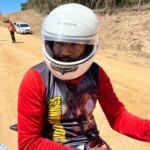 "Está bom demais e vai ficar ainda melhor. No período chuvoso era ruim, porque era muita lama. Agora a gente já economiza na compra de peças para os veículos, gasolina e tempo de viagem”, relata o autônomo Geilson Batista / Foto: Marcos Rodrigues