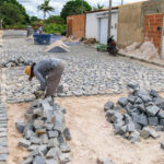 Em Boquim, é feita a pavimentação granítica de 5.400 metros quadrados do povoado Cabeça Dantas, 1.320 metros quadrados no povoado Jabuticaba, 3.500 metros quadrados no povoado Mangue Grande e 15.000 metros quadrados de asfalto no conjunto Cecília | Foto: Arthuro Paganini