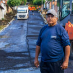 De acordo com encarregado que fiscaliza a obra no Fernando França, Valter Gomes, as 24 ruas do conjunto serão todas asfaltadas em, no máximo, um mês | Foto: Arthuro Paganini